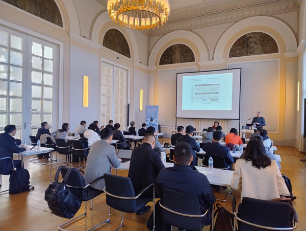 Chinesische Delegation im Seminar