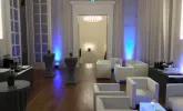 Nebenraum des Festsaals wie eine Lounge eingerichtet
