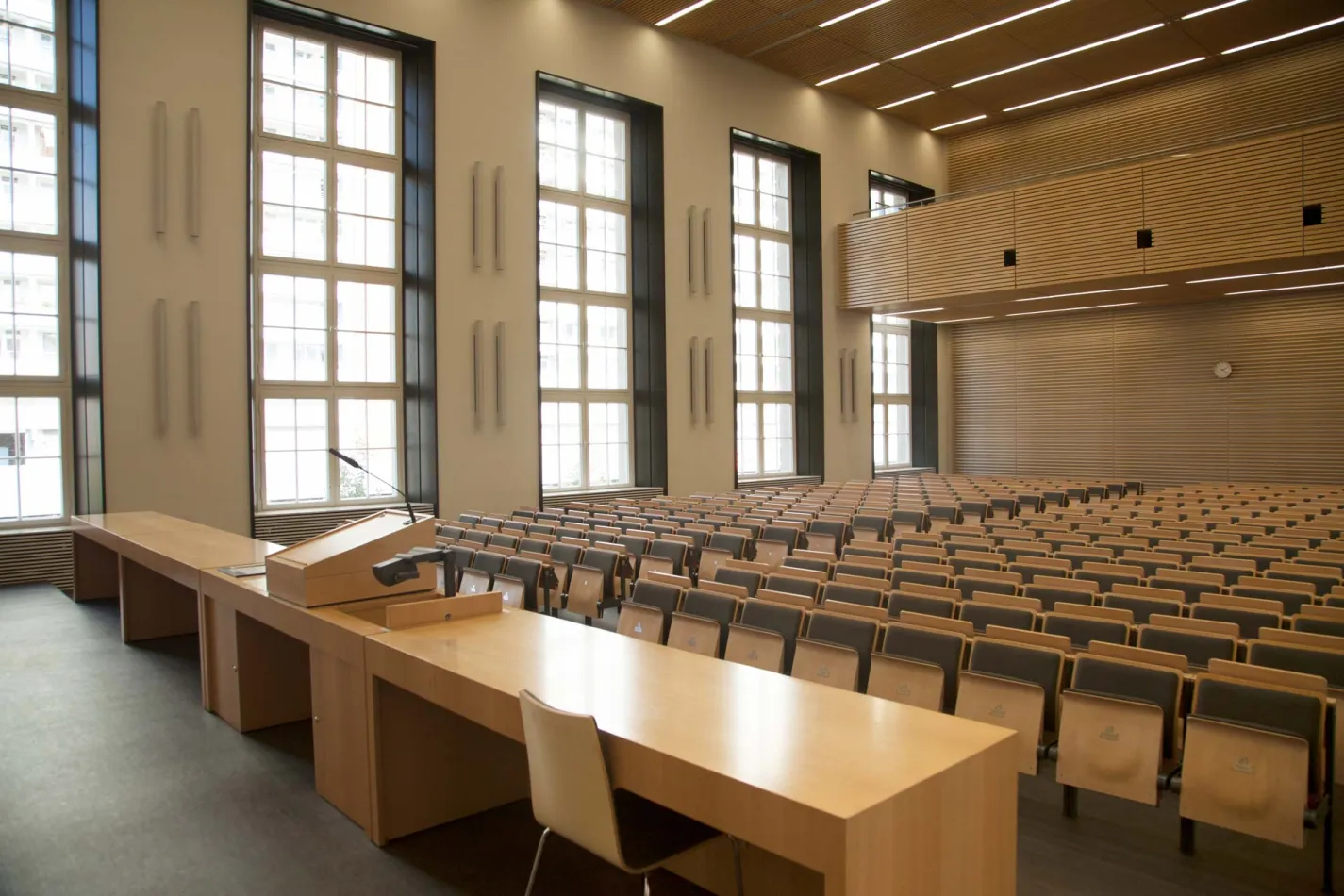 H&ouml;rsaal 201
