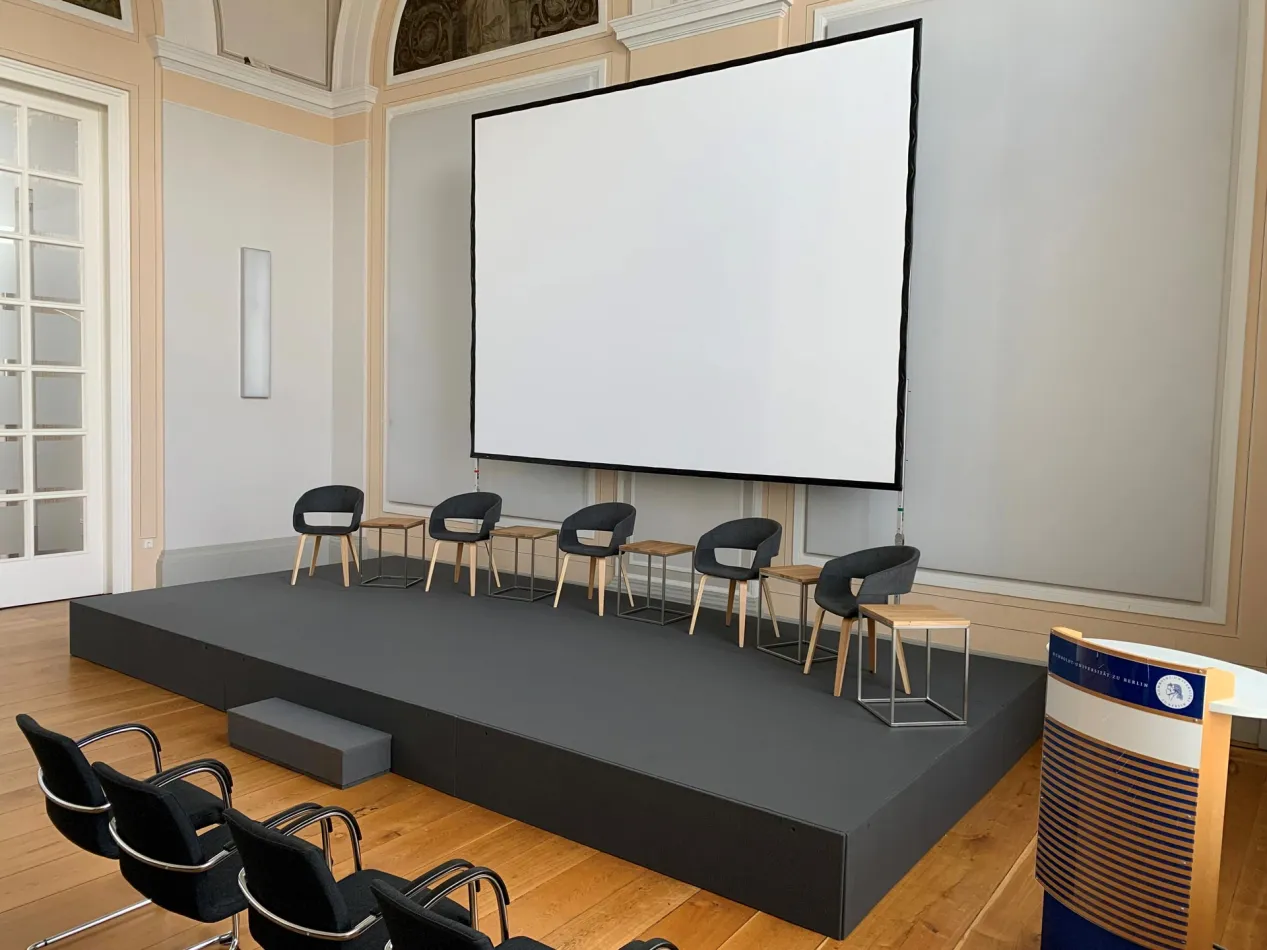 Festsaal mit B&uuml;hnenelement